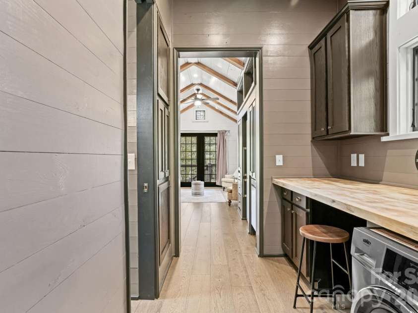 261 Rock Face Trail, Highlands, NC 28741.  MLS# CAR4376026, YatesRealty ID 16980. 
