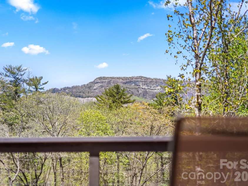 261 Rock Face Trail, Highlands, NC 28741.  MLS# CAR4376026, YatesRealty ID 16980. 