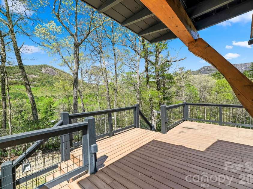 261 Rock Face Trail, Highlands, NC 28741.  MLS# CAR4376026, YatesRealty ID 16980. 