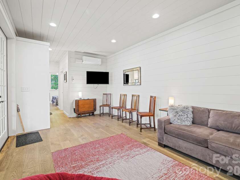 261 Rock Face Trail, Highlands, NC 28741.  MLS# CAR4376026, YatesRealty ID 16980. 