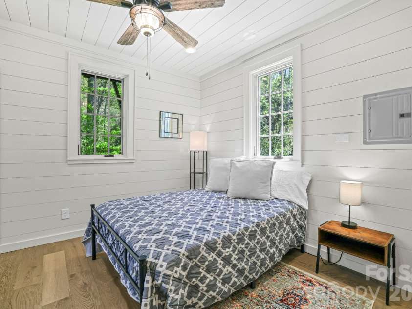 261 Rock Face Trail, Highlands, NC 28741.  MLS# CAR4376026, YatesRealty ID 16980. 