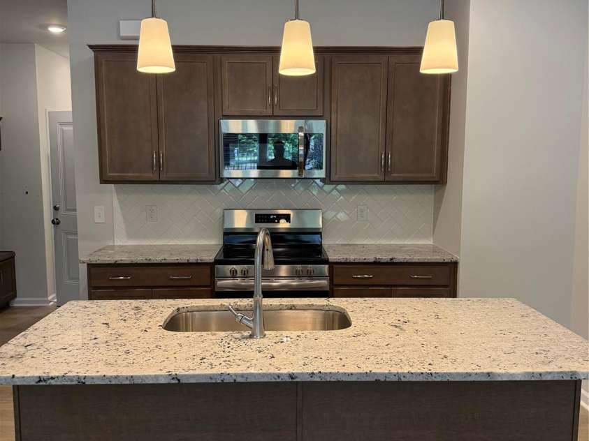 5821 Tuckaseegee Road, Charlotte, NC 28208.  MLS# CAR4264381, YatesRealty ID 16980. 