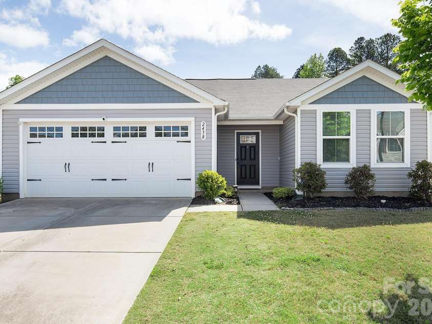 2458 Thorn Spring Lane, Concord, NC 28025.  MLS# CAR4375757, YatesRealty ID 16981. 