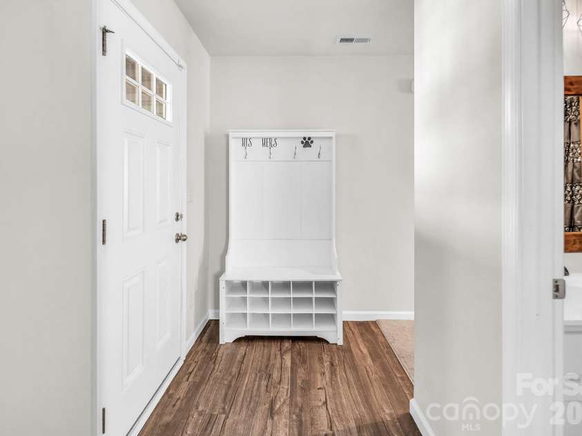 2458 Thorn Spring Lane, Concord, NC 28025.  MLS# CAR4375757, YatesRealty ID 16981. 