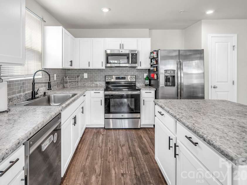2458 Thorn Spring Lane, Concord, NC 28025.  MLS# CAR4375757, YatesRealty ID 16981. 