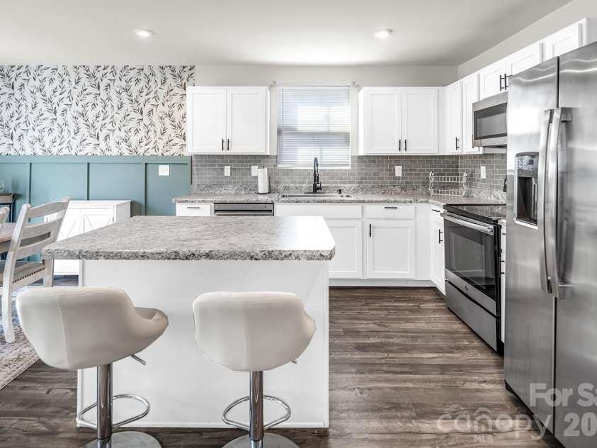 2458 Thorn Spring Lane, Concord, NC 28025.  MLS# CAR4375757, YatesRealty ID 16981. 