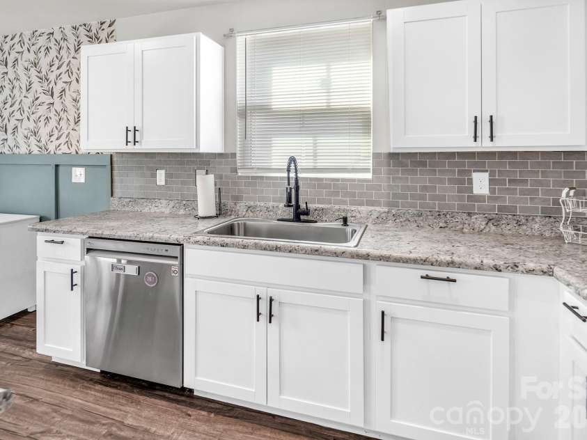 2458 Thorn Spring Lane, Concord, NC 28025.  MLS# CAR4375757, YatesRealty ID 16981. 