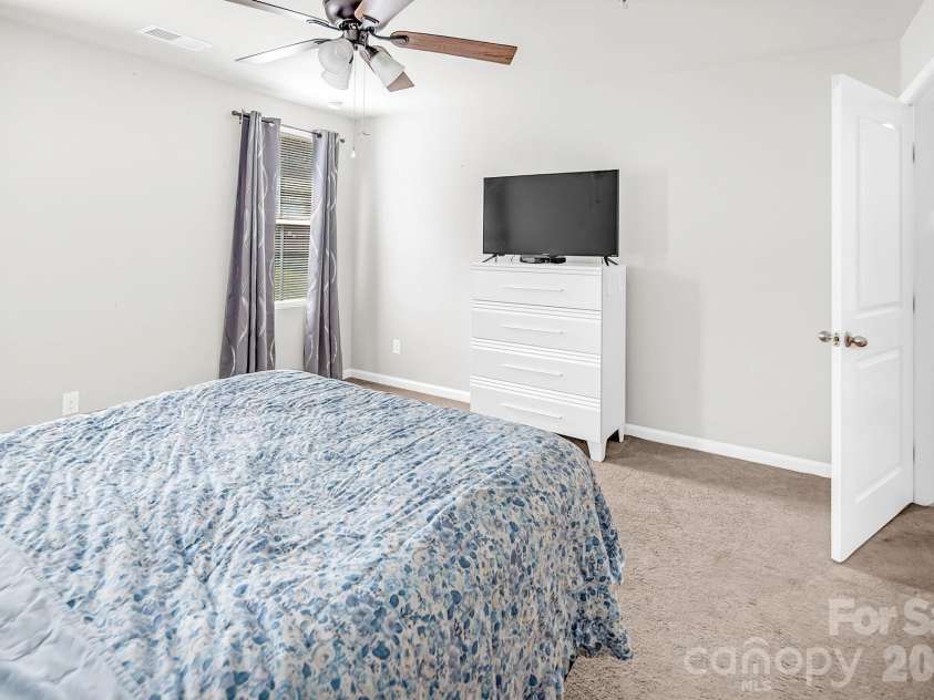 2458 Thorn Spring Lane, Concord, NC 28025.  MLS# CAR4375757, YatesRealty ID 16981. 