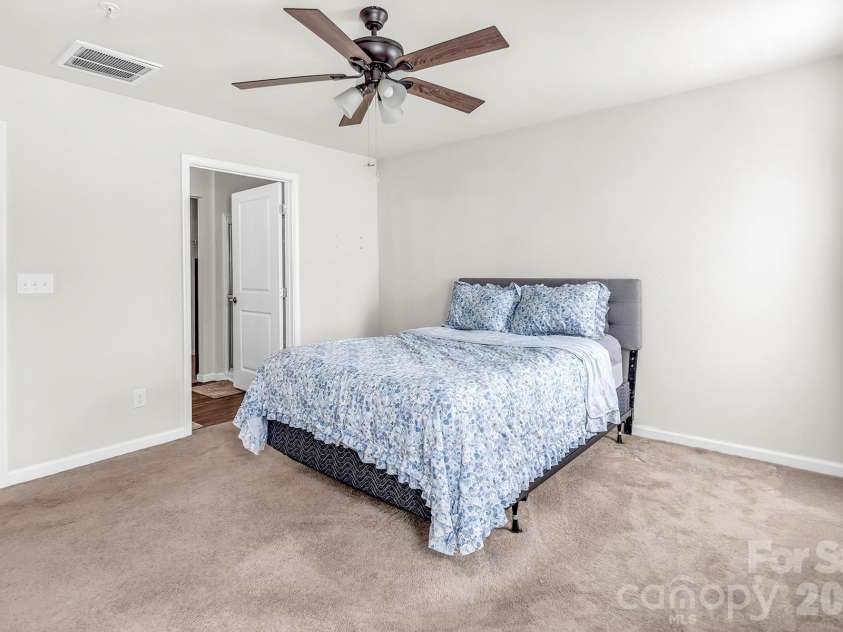 2458 Thorn Spring Lane, Concord, NC 28025.  MLS# CAR4375757, YatesRealty ID 16981. 
