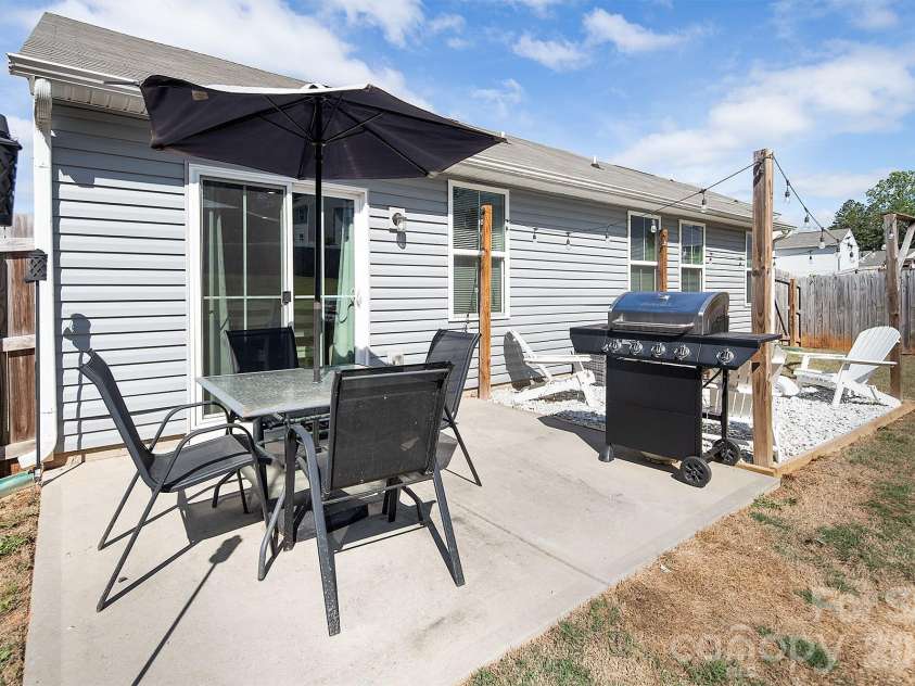 2458 Thorn Spring Lane, Concord, NC 28025.  MLS# CAR4375757, YatesRealty ID 16981. 