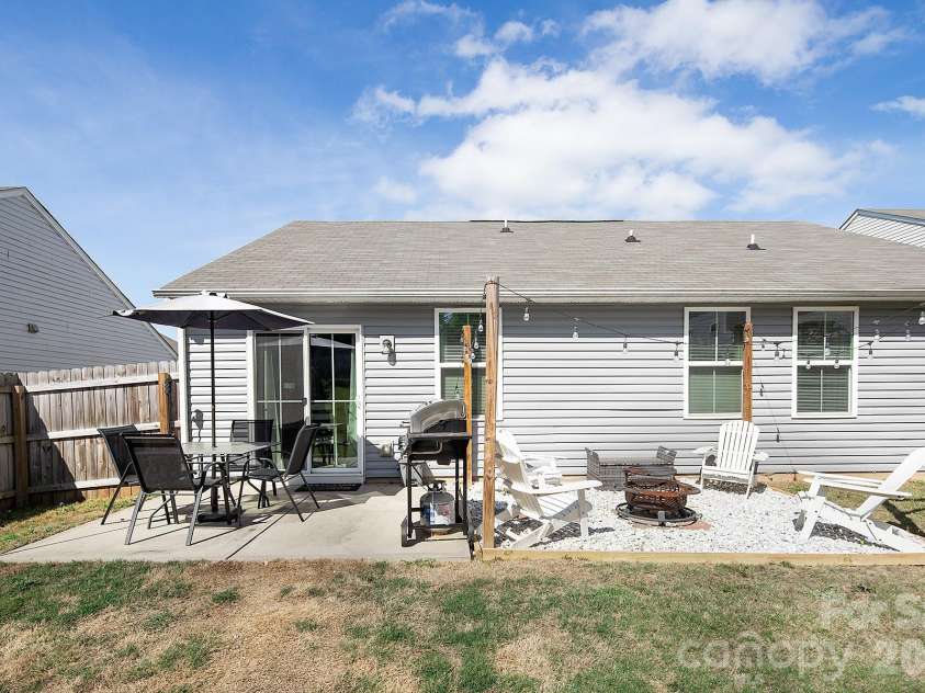 2458 Thorn Spring Lane, Concord, NC 28025.  MLS# CAR4375757, YatesRealty ID 16981. 