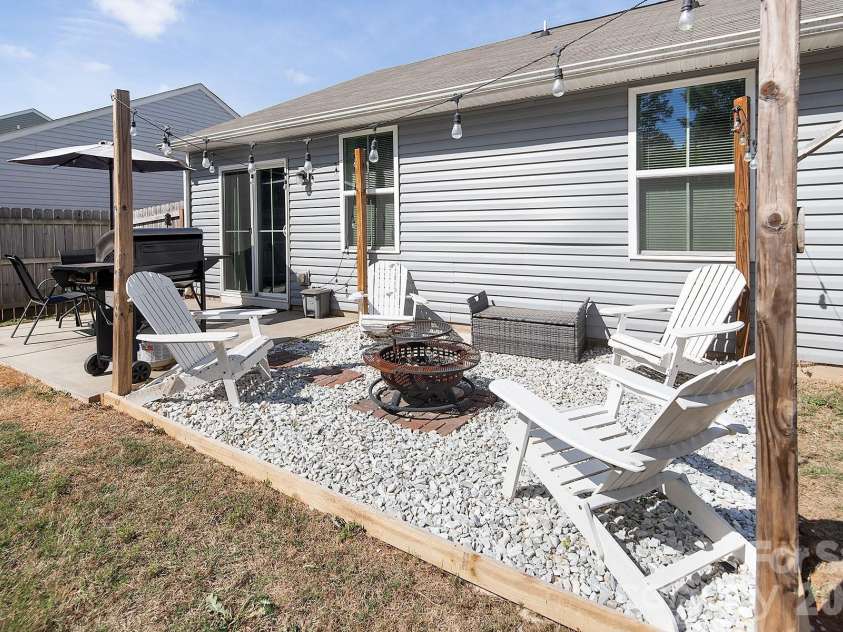 2458 Thorn Spring Lane, Concord, NC 28025.  MLS# CAR4375757, YatesRealty ID 16981. 