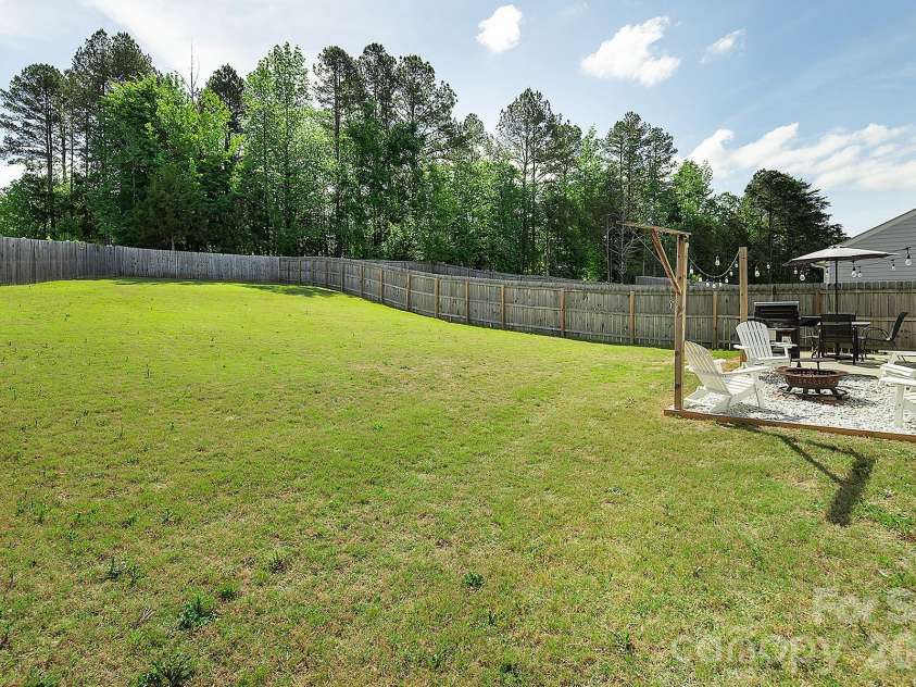 2458 Thorn Spring Lane, Concord, NC 28025.  MLS# CAR4375757, YatesRealty ID 16981. 