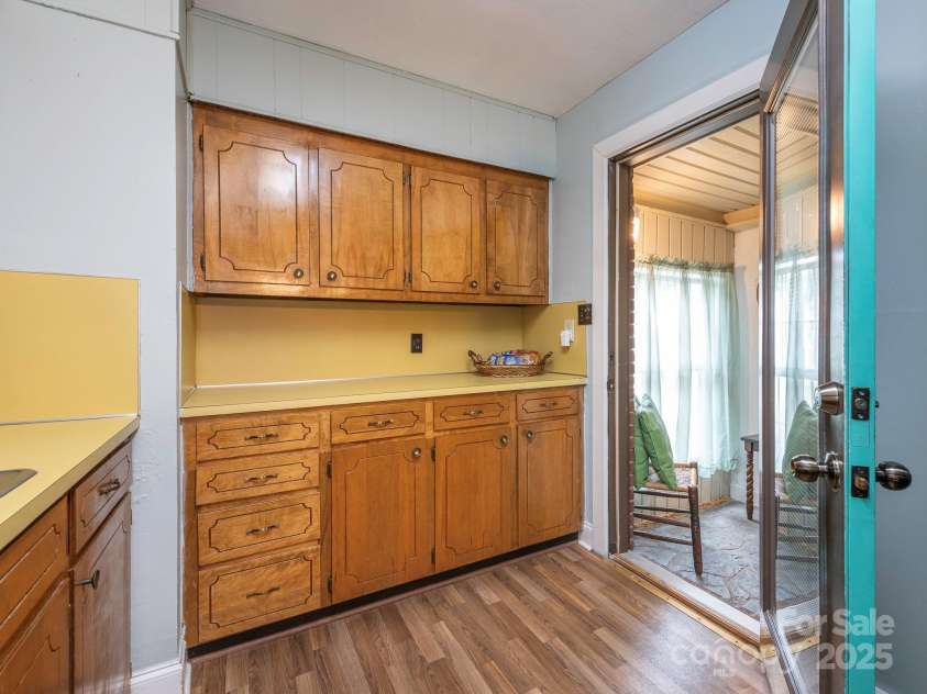 905 Mount Olivet Road, Kannapolis, NC 28083.  MLS# CAR4245105, YatesRealty ID 16981. Kitchen