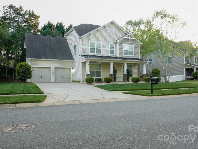 5808 Mcdowell Run Drive, Huntersville, NC 28078.  MLS# CAR4246629, YatesRealty ID 16983. 