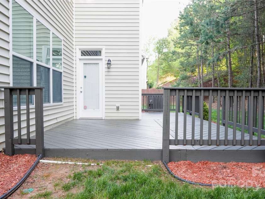 5808 Mcdowell Run Drive, Huntersville, NC 28078.  MLS# CAR4246629, YatesRealty ID 16983. 