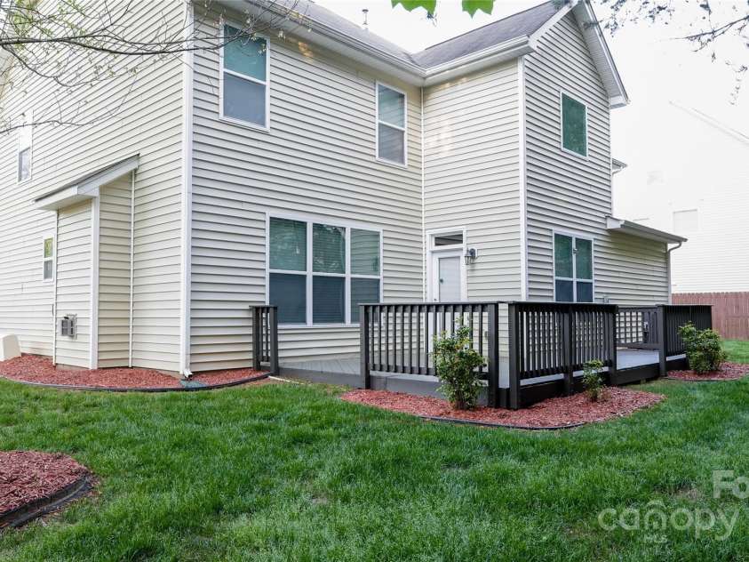 5808 Mcdowell Run Drive, Huntersville, NC 28078.  MLS# CAR4246629, YatesRealty ID 16983. 