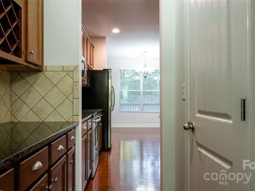5808 Mcdowell Run Drive, Huntersville, NC 28078.  MLS# CAR4246629, YatesRealty ID 16983. 