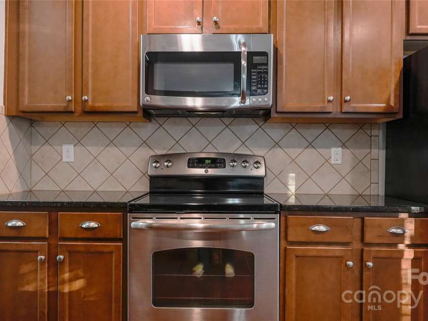5808 Mcdowell Run Drive, Huntersville, NC 28078.  MLS# CAR4246629, YatesRealty ID 16983. 