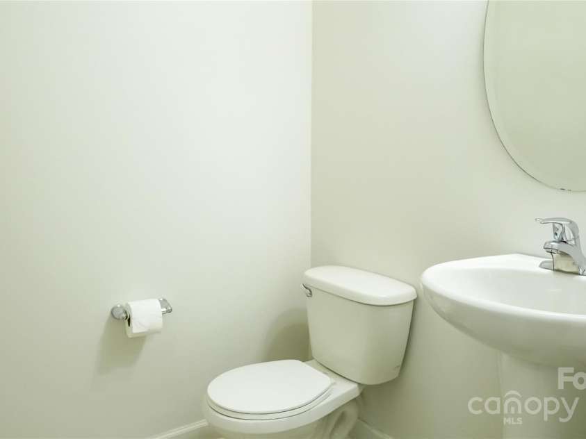 5808 Mcdowell Run Drive, Huntersville, NC 28078.  MLS# CAR4246629, YatesRealty ID 16983. 