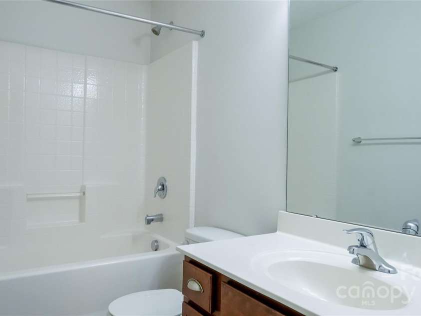 5808 Mcdowell Run Drive, Huntersville, NC 28078.  MLS# CAR4246629, YatesRealty ID 16983. 