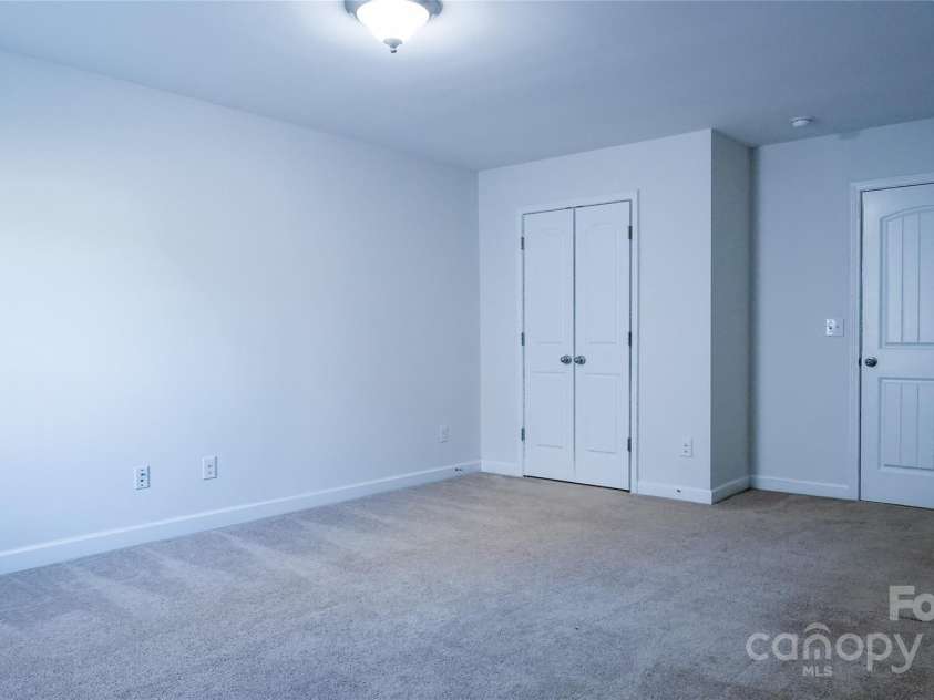 5808 Mcdowell Run Drive, Huntersville, NC 28078.  MLS# CAR4246629, YatesRealty ID 16983. 