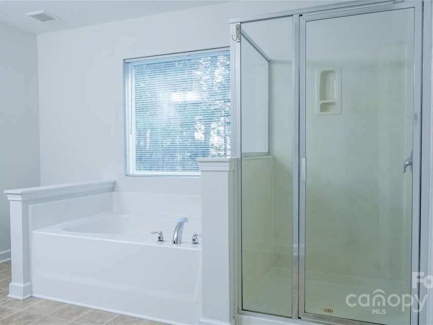 5808 Mcdowell Run Drive, Huntersville, NC 28078.  MLS# CAR4246629, YatesRealty ID 16983. 