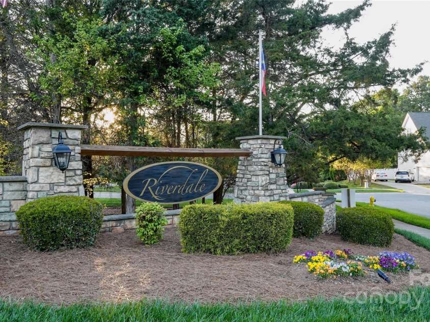 5808 Mcdowell Run Drive, Huntersville, NC 28078.  MLS# CAR4246629, YatesRealty ID 16983. 