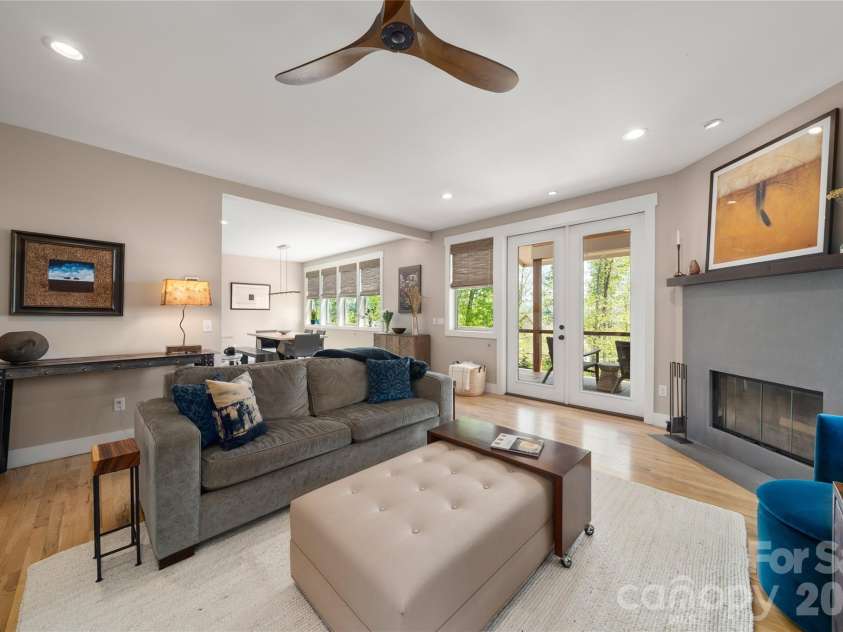 24 Acadia Drive, Asheville, NC 28806.  MLS# CAR4374488, YatesRealty ID 16984. 