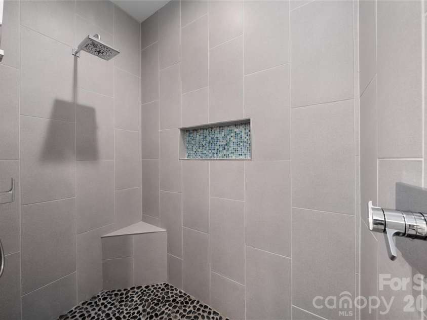 24 Acadia Drive, Asheville, NC 28806.  MLS# CAR4374488, YatesRealty ID 16984. 