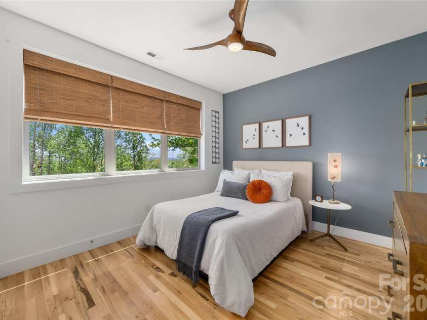 24 Acadia Drive, Asheville, NC 28806.  MLS# CAR4374488, YatesRealty ID 16984. 