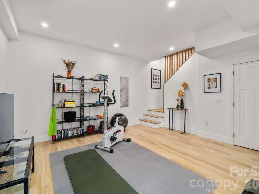 24 Acadia Drive, Asheville, NC 28806.  MLS# CAR4374488, YatesRealty ID 16984. 
