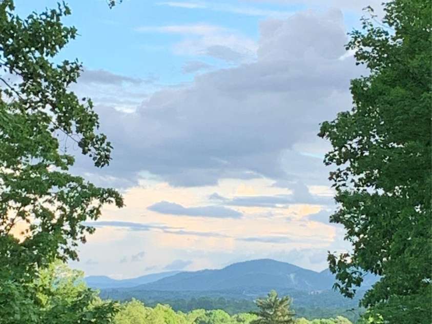 24 Acadia Drive, Asheville, NC 28806.  MLS# CAR4374488, YatesRealty ID 16984. 