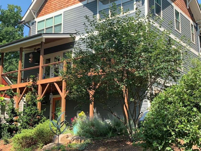 24 Acadia Drive, Asheville, NC 28806.  MLS# CAR4374488, YatesRealty ID 16984. 