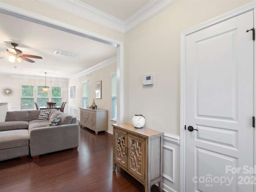 4278 Park South Station Boulevard, Charlotte, NC 28210.  MLS# CAR4263569, YatesRealty ID 16984. 