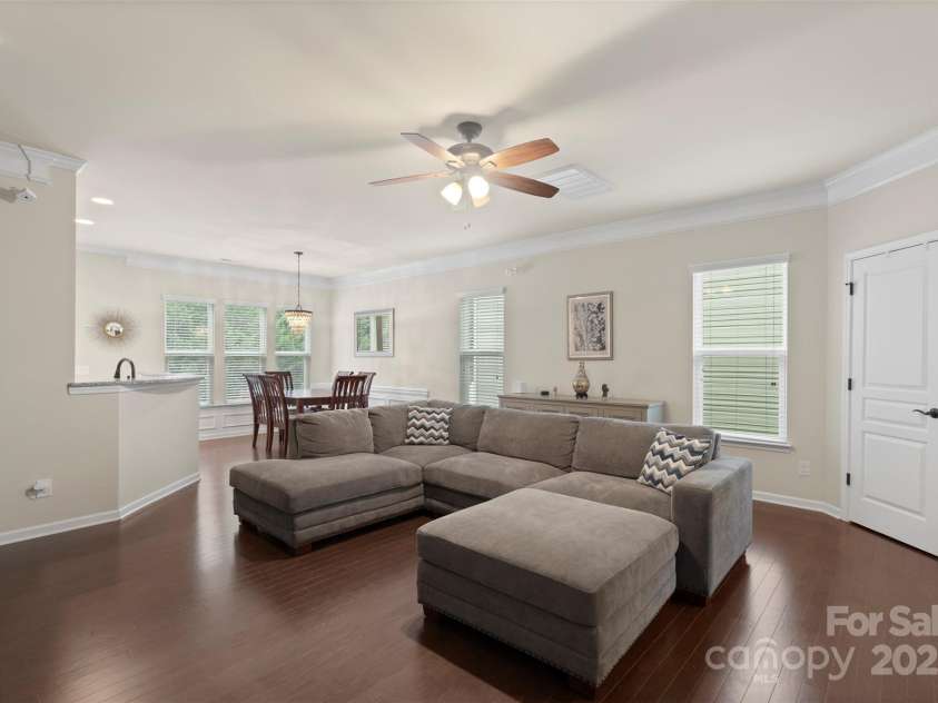 4278 Park South Station Boulevard, Charlotte, NC 28210.  MLS# CAR4263569, YatesRealty ID 16984. 