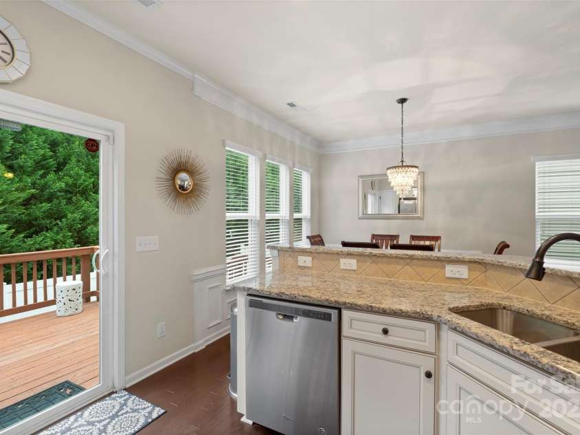 4278 Park South Station Boulevard, Charlotte, NC 28210.  MLS# CAR4263569, YatesRealty ID 16984. 