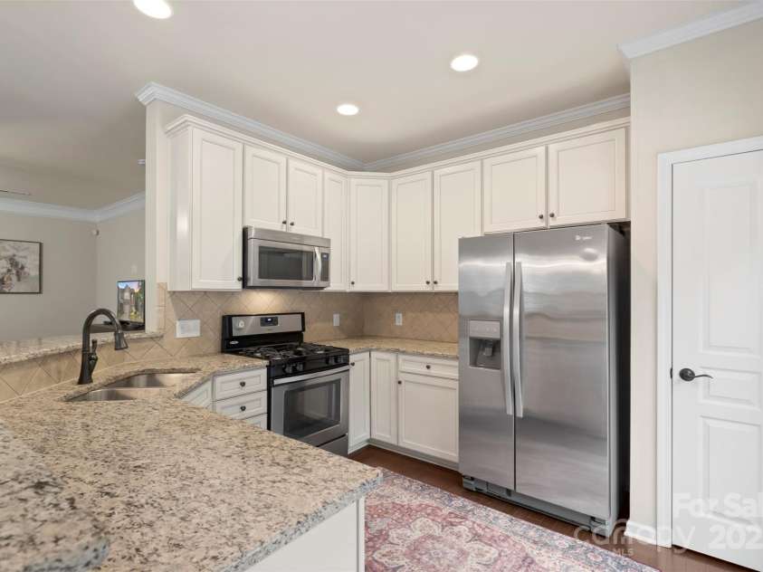 4278 Park South Station Boulevard, Charlotte, NC 28210.  MLS# CAR4263569, YatesRealty ID 16984. 