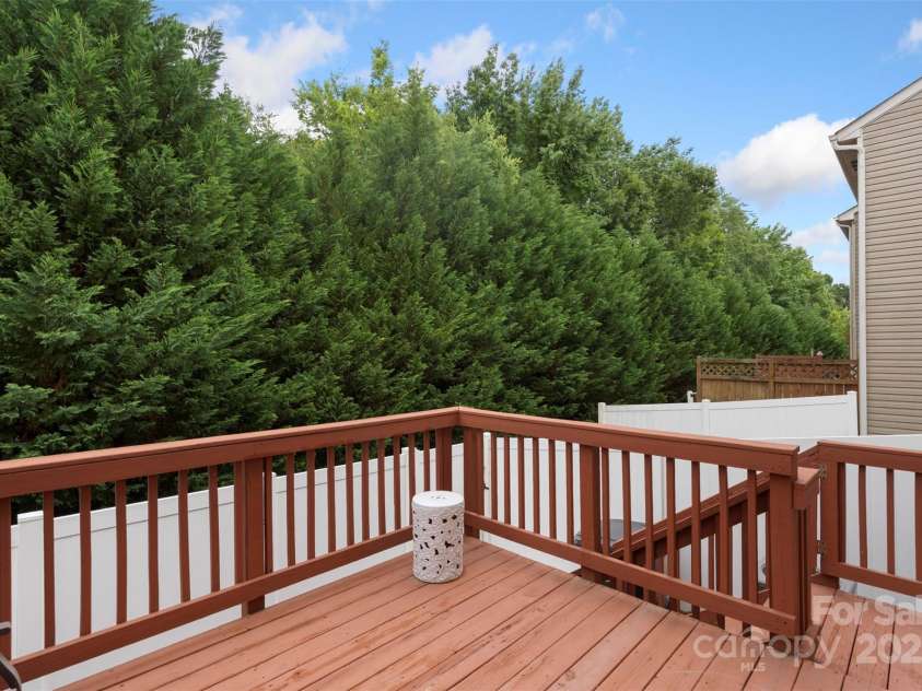 4278 Park South Station Boulevard, Charlotte, NC 28210.  MLS# CAR4263569, YatesRealty ID 16984. 