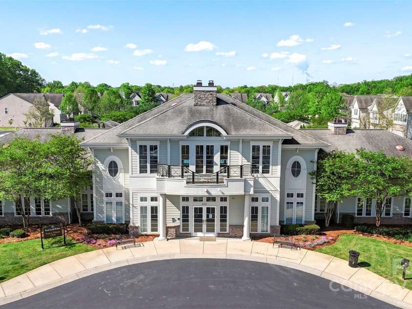 4278 Park South Station Boulevard, Charlotte, NC 28210.  MLS# CAR4263569, YatesRealty ID 16984. 