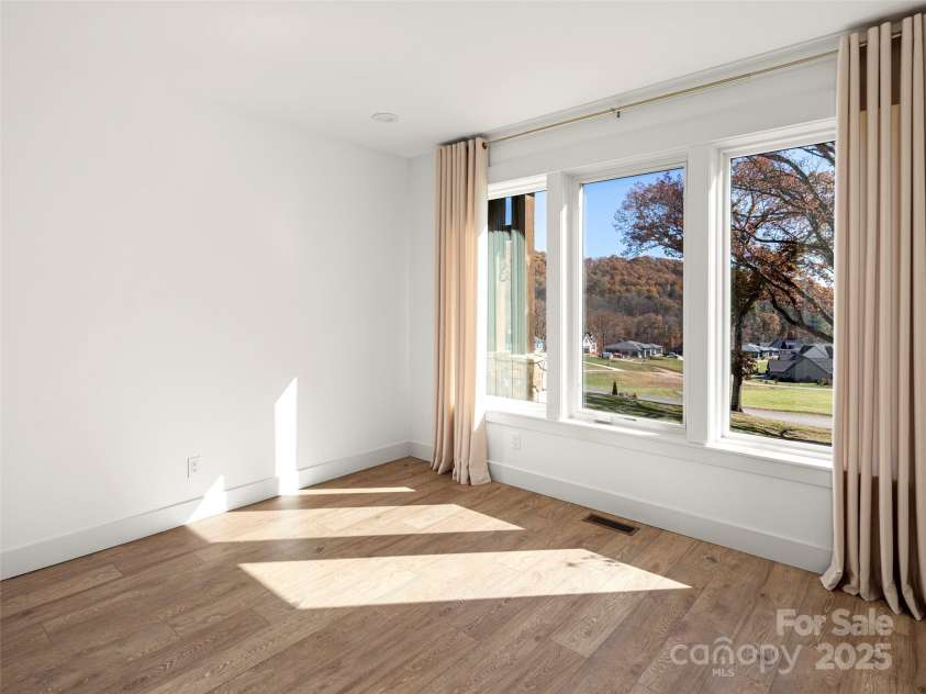 10 Slate Drive, Candler, NC 28715.  MLS# CAR4319309, YatesRealty ID 16985. 