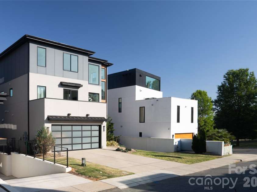 308 Frazier Avenue, Charlotte, NC 28216.  MLS# CAR4374291, YatesRealty ID 16985. 