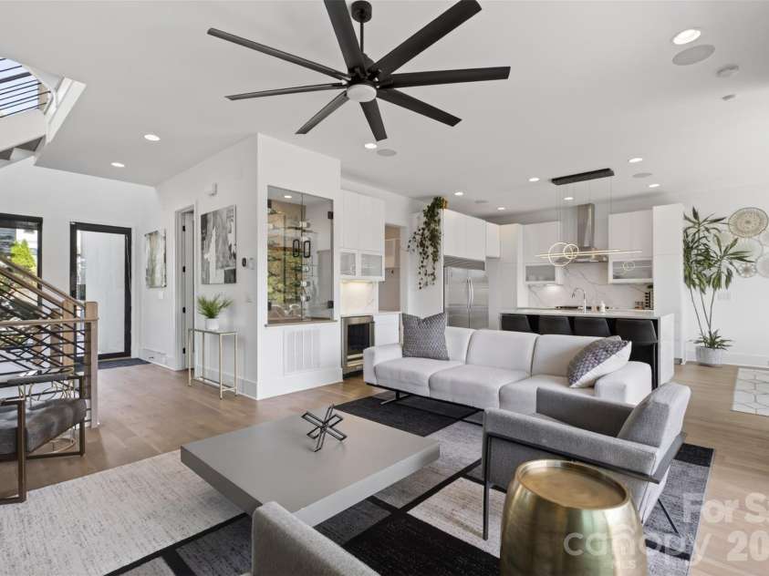 308 Frazier Avenue, Charlotte, NC 28216.  MLS# CAR4374291, YatesRealty ID 16985. 