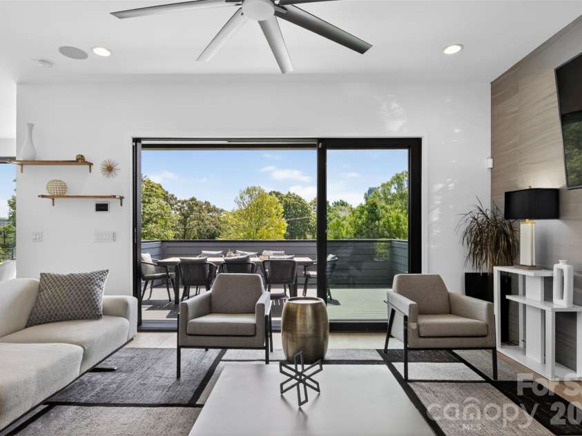 308 Frazier Avenue, Charlotte, NC 28216.  MLS# CAR4374291, YatesRealty ID 16985. 