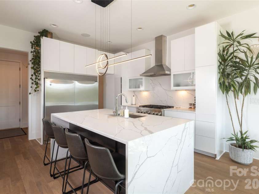 308 Frazier Avenue, Charlotte, NC 28216.  MLS# CAR4374291, YatesRealty ID 16985. 