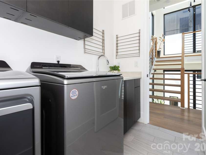 308 Frazier Avenue, Charlotte, NC 28216.  MLS# CAR4374291, YatesRealty ID 16985. 