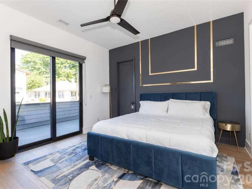 308 Frazier Avenue, Charlotte, NC 28216.  MLS# CAR4374291, YatesRealty ID 16985. 