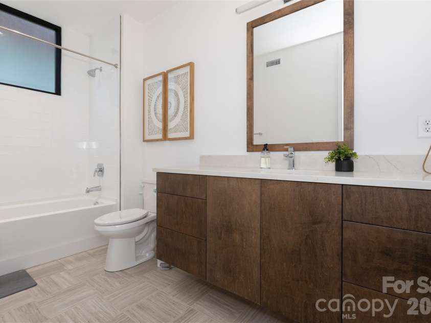 308 Frazier Avenue, Charlotte, NC 28216.  MLS# CAR4374291, YatesRealty ID 16985. 