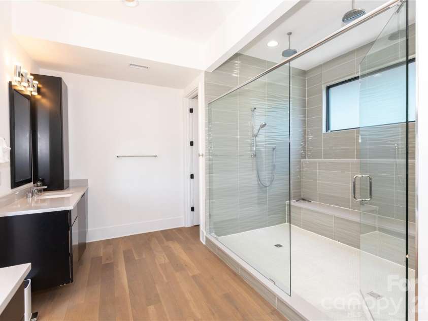 308 Frazier Avenue, Charlotte, NC 28216.  MLS# CAR4374291, YatesRealty ID 16985. 
