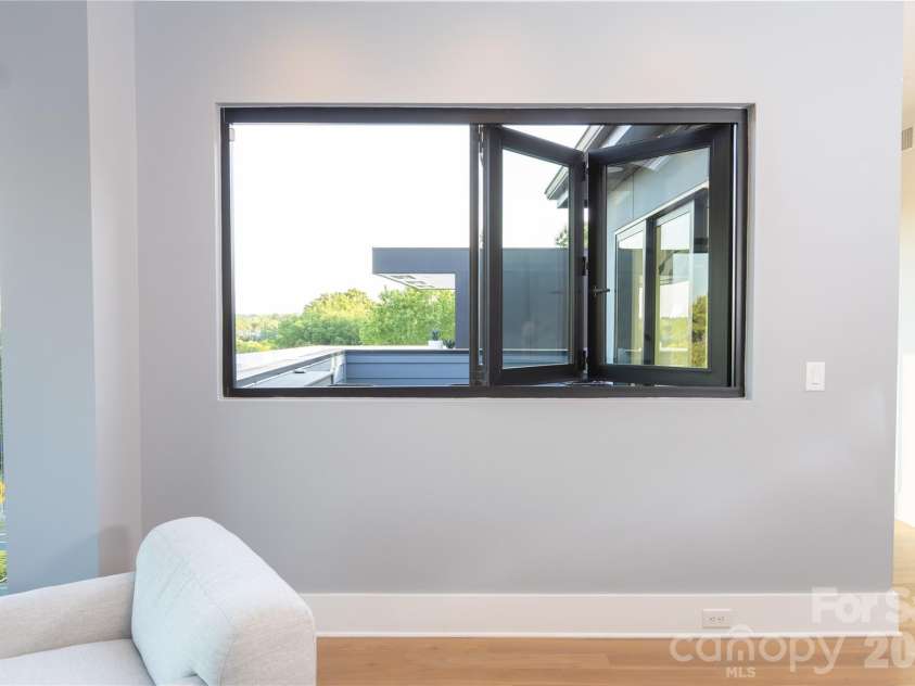 308 Frazier Avenue, Charlotte, NC 28216.  MLS# CAR4374291, YatesRealty ID 16985. 